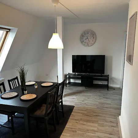 A&V Apartments Schoene Dachgeschoss Wohnung Apt Sterne Gelsenkirchen Exterior photo